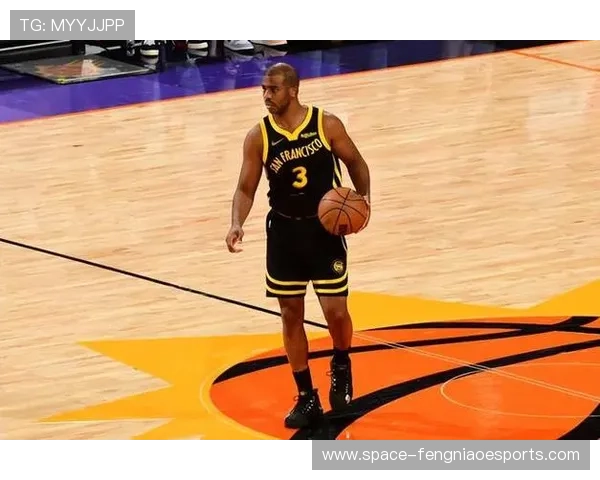 保罗与裁判幽默互动，技术犯规判罚引热议